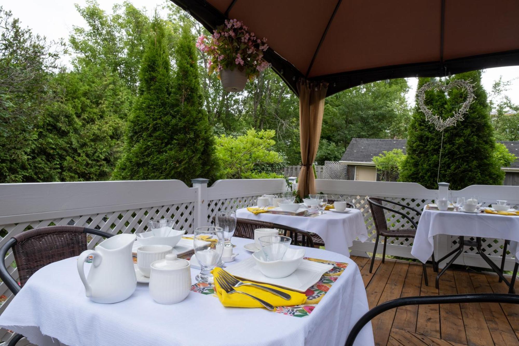 Bed and Breakfast Au Coq Du Bonheur Magog Exterior foto